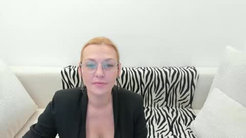 Snapshot of oeigesmik chatting on 04/14/26, 09:26 oeigesmik online show from 04/14/26, 09:26