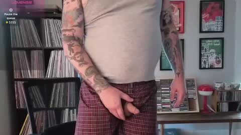 Office Dad online show from 12/14/25, 08:46