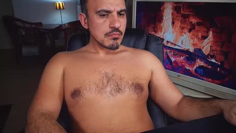 Snapshot of officeman7 chatting on 01/29/25, 07:43 officeman7 online show from 01/29/25, 07:43