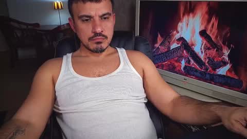 Snapshot of officeman7 chatting on 02/02/25, 04:32 officeman7 online show from 02/02/25, 04:32