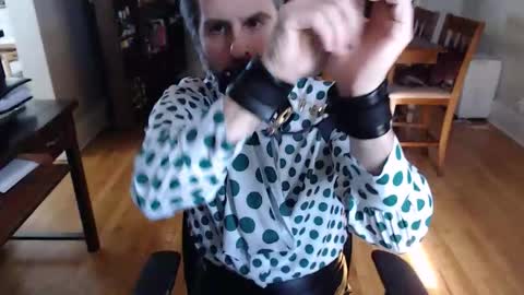 officetest101 online show from 02/18/26, 06:37