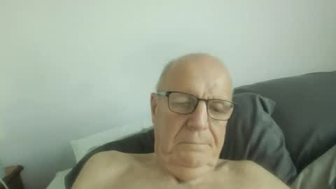 Snapshot of oggi95 chatting on 09/13/25, 06:46 oggi95 online show from 09/13/25, 06:46