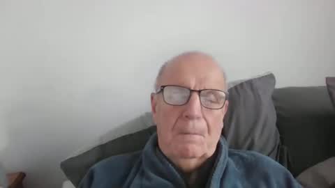 Snapshot of oggi95 chatting on 09/19/25, 07:21 oggi95 online show from 09/19/25, 07:21