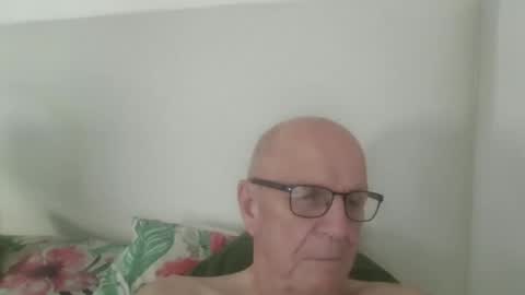 Snapshot of oggi95 chatting on 10/08/25, 02:25 oggi95 online show from 10/08/25, 02:25