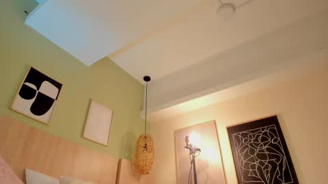 Holly online show from 04/01/26, 01:41