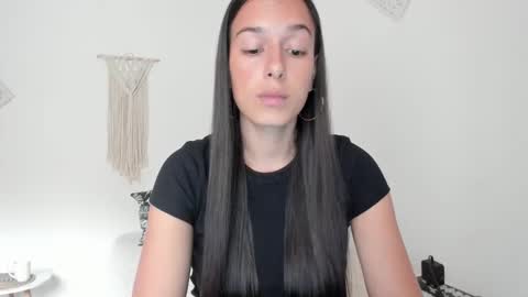 ohanna_ online show from 12/03/24, 10:07