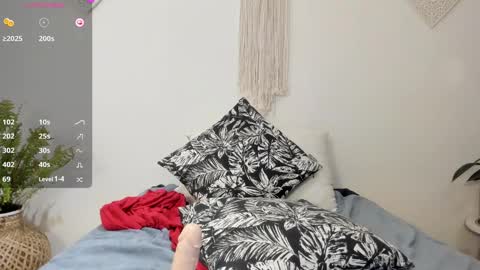 ohanna_ online show from 01/12/25, 01:00