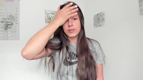 ohanna_ online show from 02/04/25, 09:52