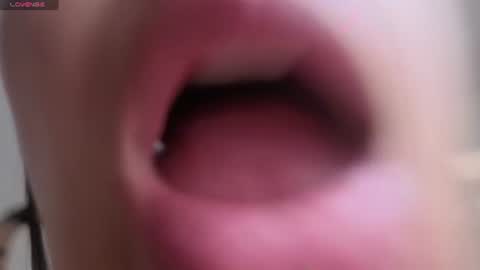 Snapshot of ohanna_ chatting on 07/20/26, 07:05 ohanna_ online show from 07/20/26, 07:05