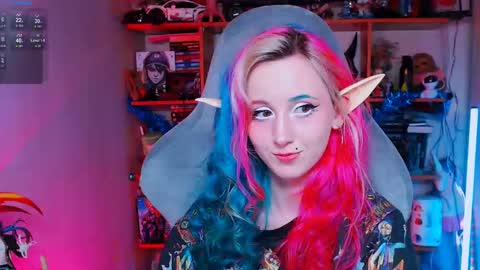 Snapshot of ohclementinee chatting on 01/20/25, 10:07 Clementine Clem online show from 01/20/25, 10:07