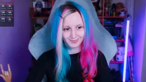 Snapshot of ohclementinee chatting on 03/05/25, 10:11 Clementine Clem online show from 03/05/25, 10:11