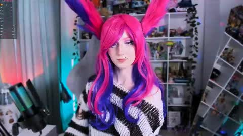 Snapshot of ohclementinee chatting on 10/13/25, 07:30 Clementine Clem online show from 10/13/25, 07:30