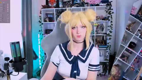 Snapshot of ohclementinee chatting on 10/14/25, 08:04 Clementine Clem online show from 10/14/25, 08:04