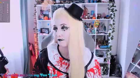 Snapshot of ohclementinee chatting on 10/31/25, 08:59 Clementine Clem online show from 10/31/25, 08:59