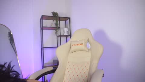 Julia online show from 01/08/25, 06:09