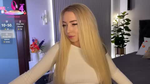 Emma online show from 10/15/25, 01:28