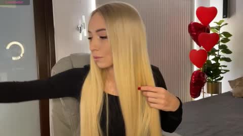 Emma online show from 03/04/26, 01:22