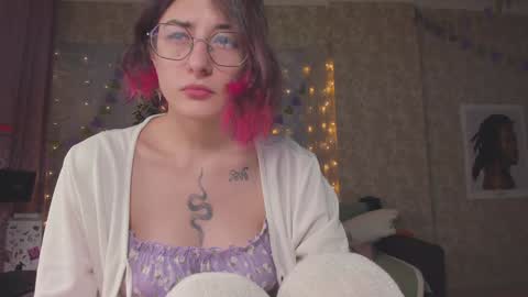 Snapshot of ohmygoddestkimmy chatting on 12/24/24, 11:44 Kmmy online show from 12/24/24, 11:44