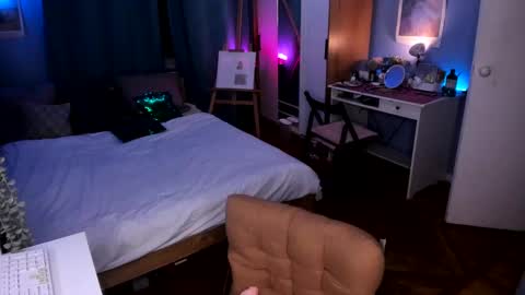 Light  online show from 12/12/24, 12:48