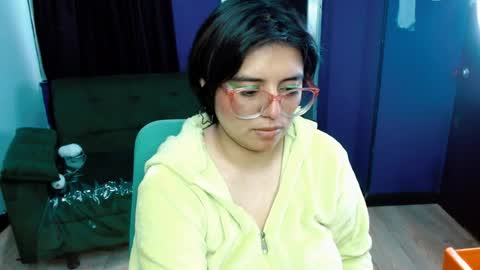 Snapshot of ohmysqueak chatting on 04/10/26, 11:37 ohmysqueak online show from 04/10/26, 11:37