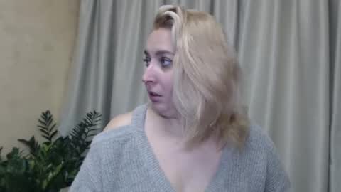 Snapshot of ohsweetiren chatting on 12/17/24, 09:07 Iren online show from 12/17/24, 09:07