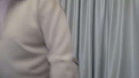 Snapshot of ohsweetiren chatting on 12/19/24, 11:29 Iren online show from 12/19/24, 11:29