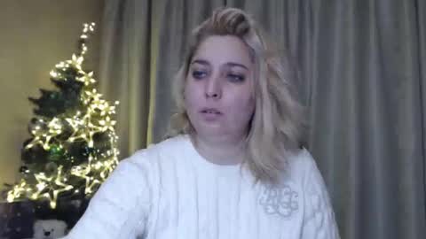 Snapshot of ohsweetiren chatting on 12/31/24, 09:53 Iren online show from 12/31/24, 09:53