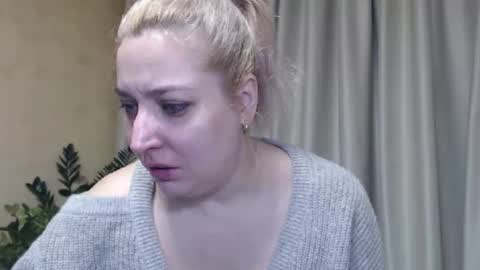 Snapshot of ohsweetiren chatting on 01/17/25, 05:42 Iren online show from 01/17/25, 05:42