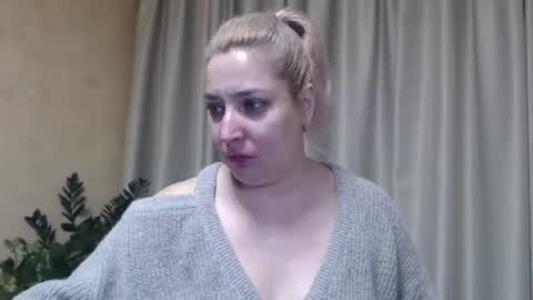 Snapshot of ohsweetiren chatting on 01/31/25, 03:52 Iren online show from 01/31/25, 03:52