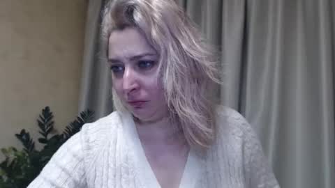 Snapshot of ohsweetiren chatting on 02/01/25, 10:26 Iren online show from 02/01/25, 10:26