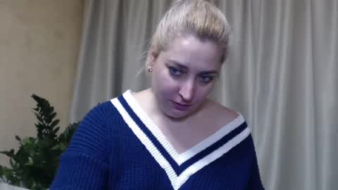 Snapshot of ohsweetiren chatting on 02/22/25, 10:29 Iren online show from 02/22/25, 10:29