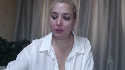 Snapshot of ohsweetiren chatting on 09/13/25, 06:46 Iren online show from 09/13/25, 06:46