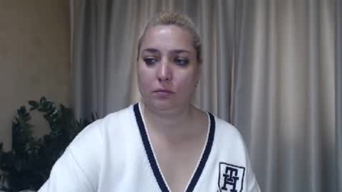 Snapshot of ohsweetiren chatting on 09/26/25, 07:12 Iren online show from 09/26/25, 07:12