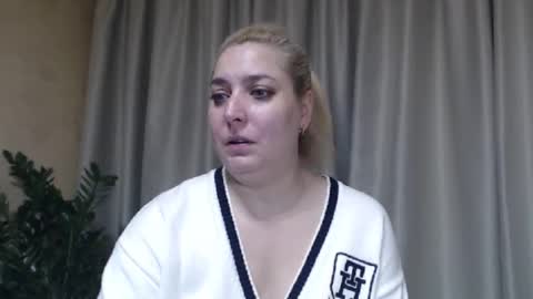 Snapshot of ohsweetiren chatting on 11/29/25, 07:11 Iren online show from 11/29/25, 07:11