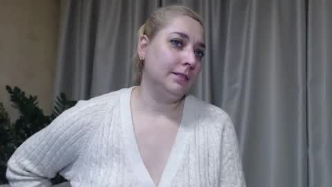 Snapshot of ohsweetiren chatting on 12/04/25, 07:17 Iren online show from 12/04/25, 07:17