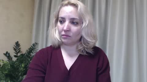 Snapshot of ohsweetmari chatting on 01/19/25, 09:02 Mari online show from 01/19/25, 09:02