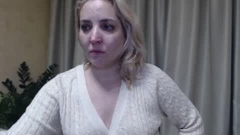 Snapshot of ohsweetmari chatting on 01/28/25, 06:39 Mari online show from 01/28/25, 06:39