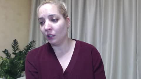 Snapshot of ohsweetmari chatting on 01/30/25, 06:21 Mari online show from 01/30/25, 06:21