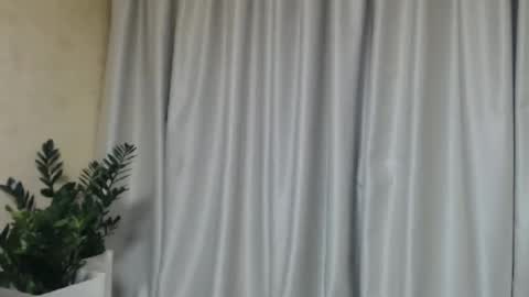 Snapshot of ohsweetmari chatting on 02/11/25, 04:46 Mari online show from 02/11/25, 04:46