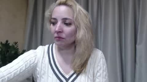 Snapshot of ohsweetmari chatting on 04/29/26, 05:30 Mari online show from 04/29/26, 05:30