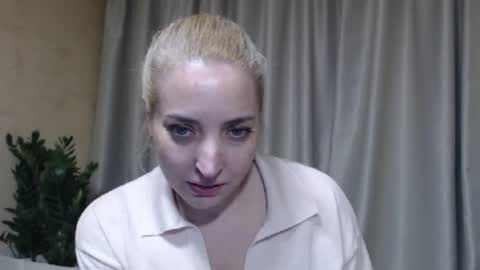 Snapshot of ohsweetmari chatting on 05/06/26, 04:12 Mari online show from 05/06/26, 04:12