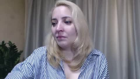 Snapshot of ohsweetmari chatting on 05/16/26, 02:49 Mari online show from 05/16/26, 02:49