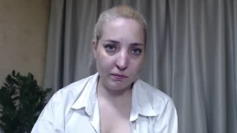 Snapshot of ohsweetmari chatting on 06/03/26, 03:50 Mari online show from 06/03/26, 03:50