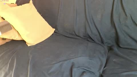 Snapshot of ohyumiyes chatting on 11/15/25, 08:49 Yumi online show from 11/15/25, 08:49