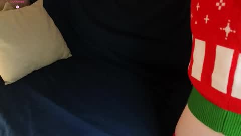 Snapshot of ohyumiyes chatting on 12/13/25, 07:53 Yumi online show from 12/13/25, 07:53