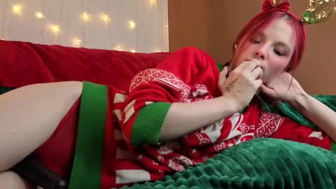 Yumi online show from 12/22/25, 09:01