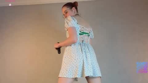 Yumi online show from 04/16/26, 06:19