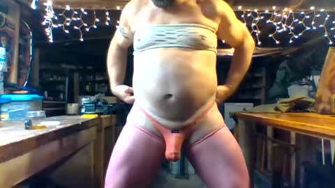 Snapshot of oileddick48 chatting on 01/22/25, 04:02 Oileddick48 online show from 01/22/25, 04:02