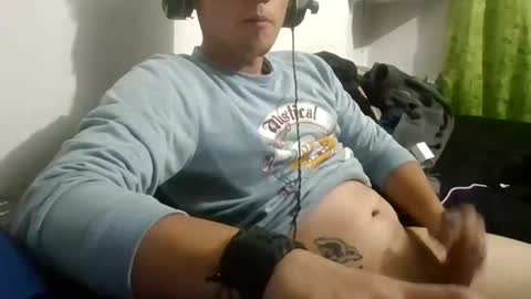 Snapshot of okamisan34 chatting on 10/14/25, 06:03 Gambitox15 online show from 10/14/25, 06:03