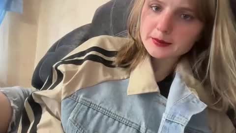 Oktavia7777 online show from 04/09/26, 12:21